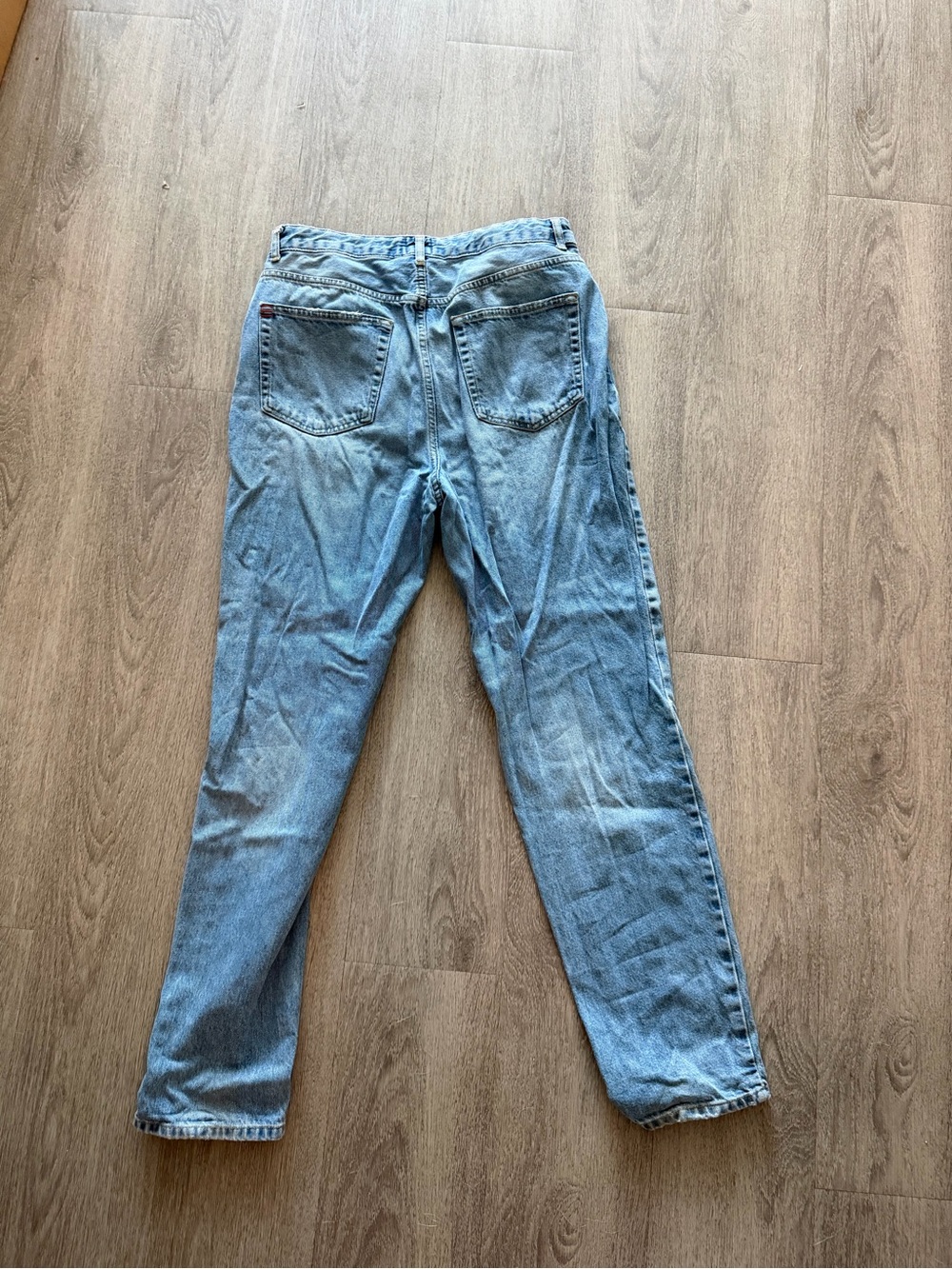 BDG Light Blue Relaxed Women’s Mom Jeans